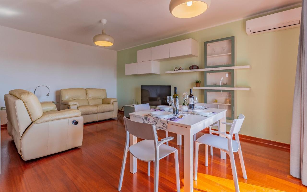 Apartment Green Pula, Family Friendly, Comfortable, Free Parking And Wifi Esterno foto