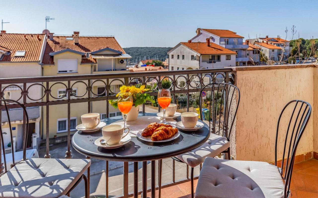 Apartment Green Pula, Family Friendly, Comfortable, Free Parking And Wifi Esterno foto