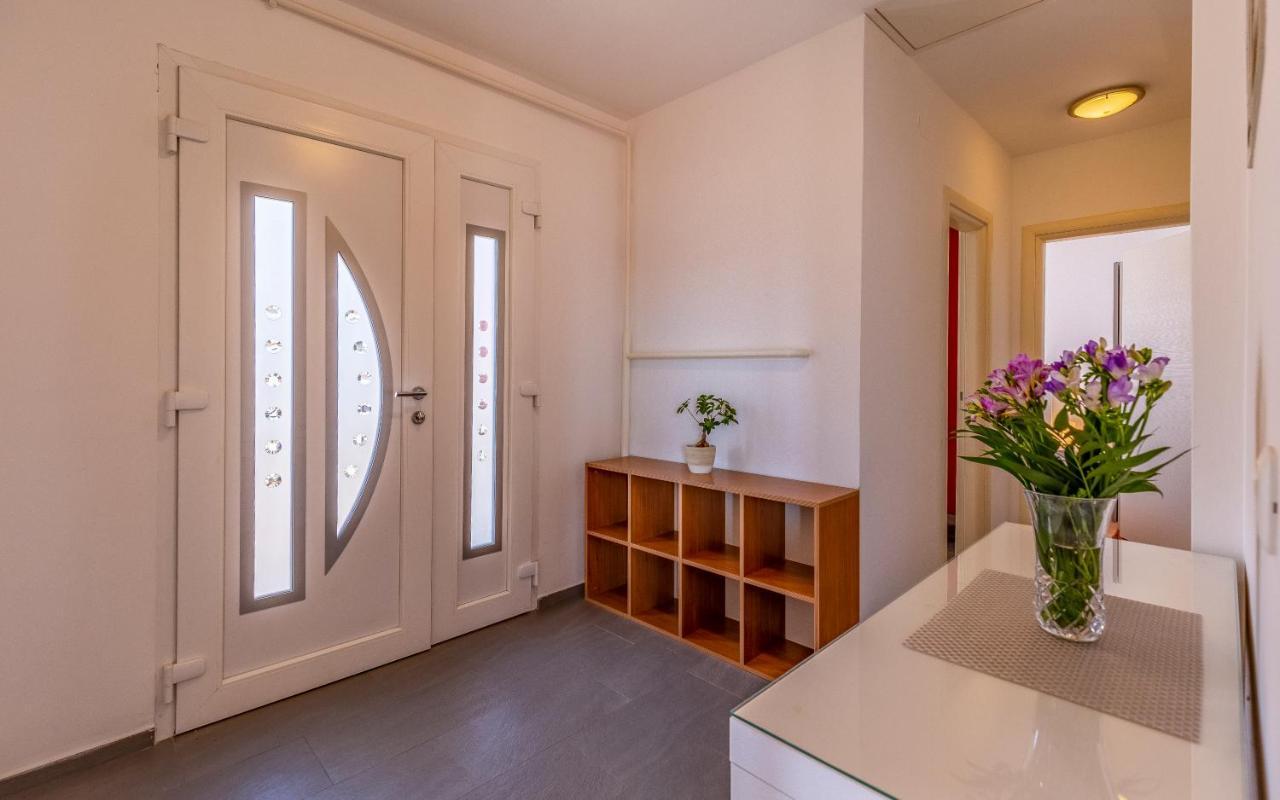 Apartment Green Pula, Family Friendly, Comfortable, Free Parking And Wifi Esterno foto