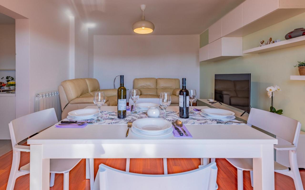 Apartment Green Pula, Family Friendly, Comfortable, Free Parking And Wifi Esterno foto