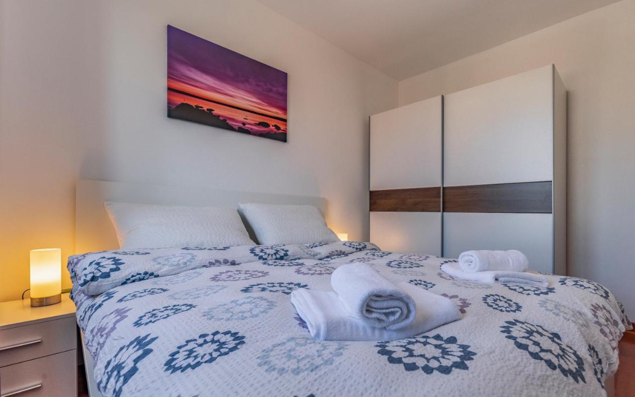 Apartment Green Pula, Family Friendly, Comfortable, Free Parking And Wifi Esterno foto